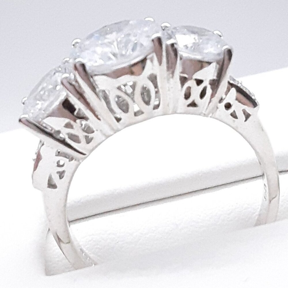 CLOSET SALE!!  New Sterling silver CZ ring Size 7 - Picture 6 of 16